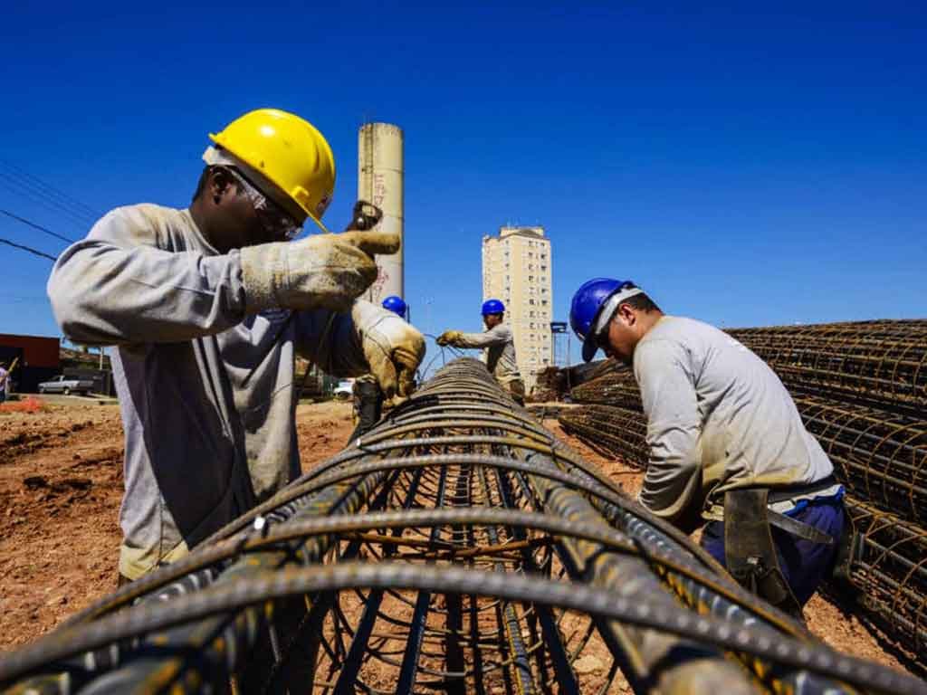 Em Goiás, os números também são positivos. Do saldo de vagas na indústria (24.202) até novembro de 2022, 52% (12.601) foram na área da construção.