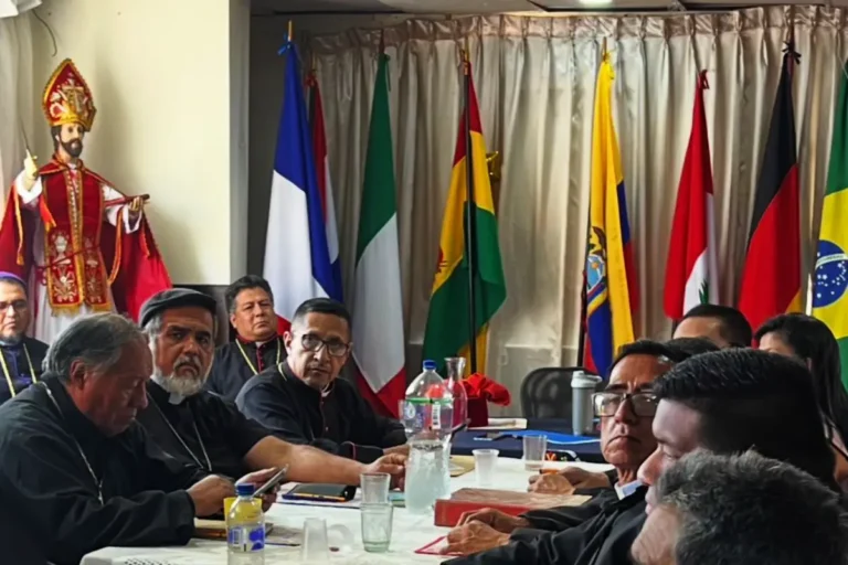 Padre Kelmon uma importante liderança do clero ortodoxo em Lima e reforça oração pelo Brasil · 7Minutos